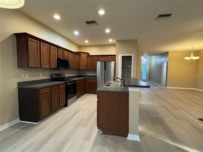 Building Photo - 8210 Whistling Pine Way