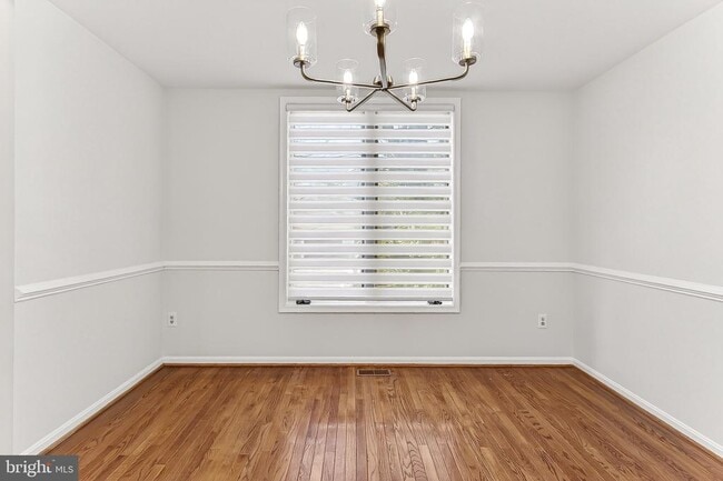 Building Photo - 4021 Lake Glen Rd