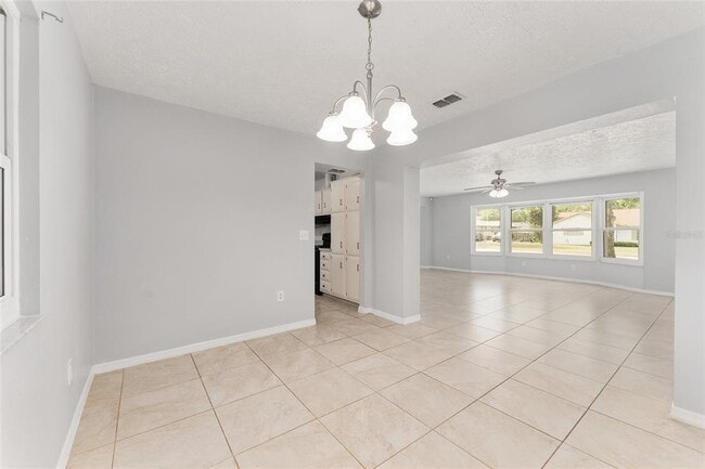Building Photo - 4505 SE 12th Pl