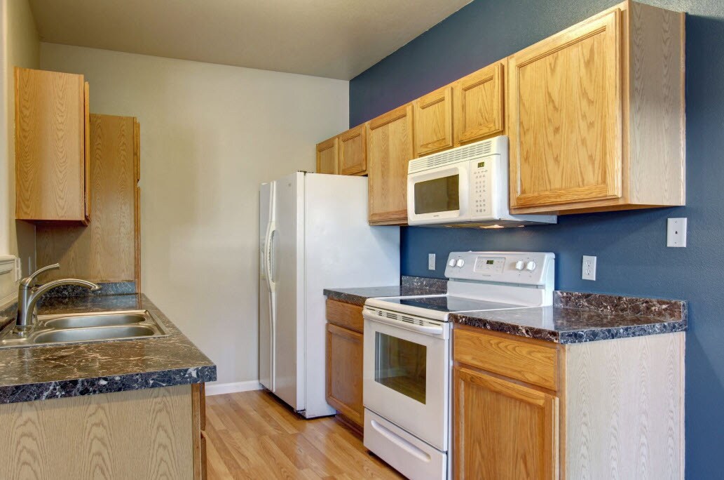 Kitchen - 12943 Lafayette St