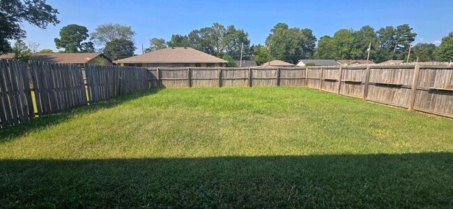 Building Photo - Cozy 2 Bedroom 2 Bath Duplex in Longview!