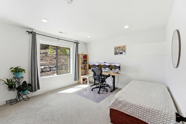 Building Photo - 11716 Meeks Ct