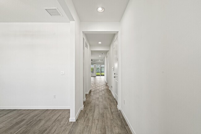 Building Photo - 11340 SW Lyra Dr.