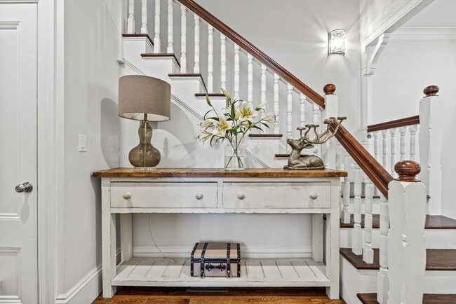 Building Photo - 65 Church St