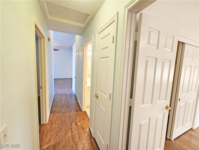 Building Photo - 2341 Yakima Ave