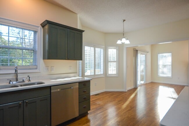 Building Photo - Escoba Bay Community- 3 Bedroom PLUS Bonus Room