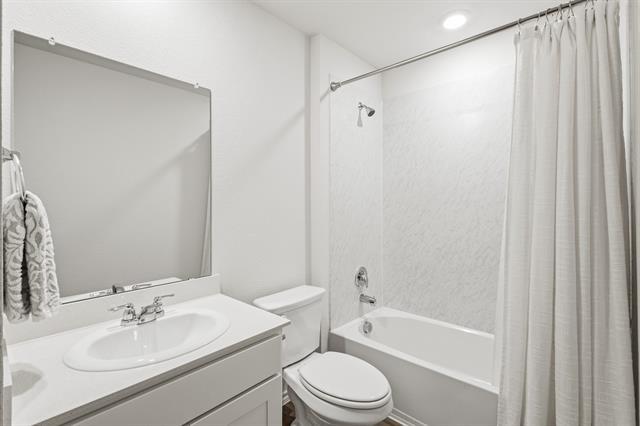 Building Photo - 4013 Pinebluff Ln