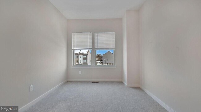 Building Photo - 13170 Arches Rd