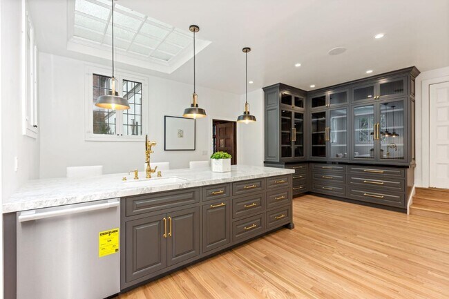 Building Photo - 85 Fagan Dr