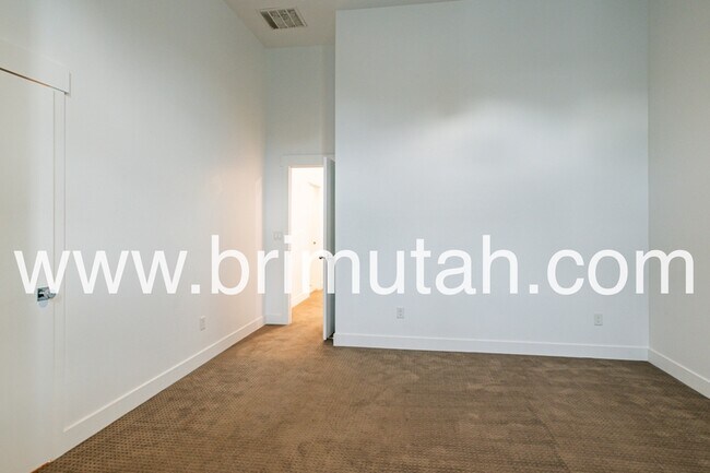 Building Photo - 9196 S Holiday Bowl Ct