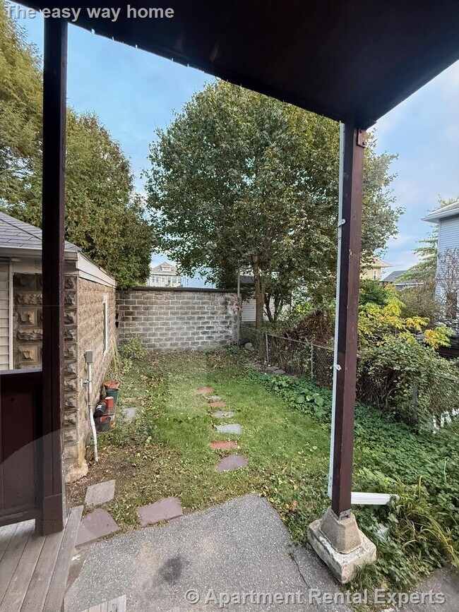 Building Photo - 110 W Quincy St