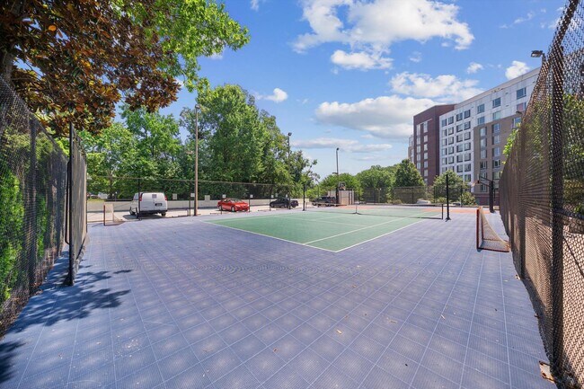 Building Photo - 5300 Columbia Pike