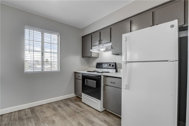 Building Photo - 5270 Carriellen Ln