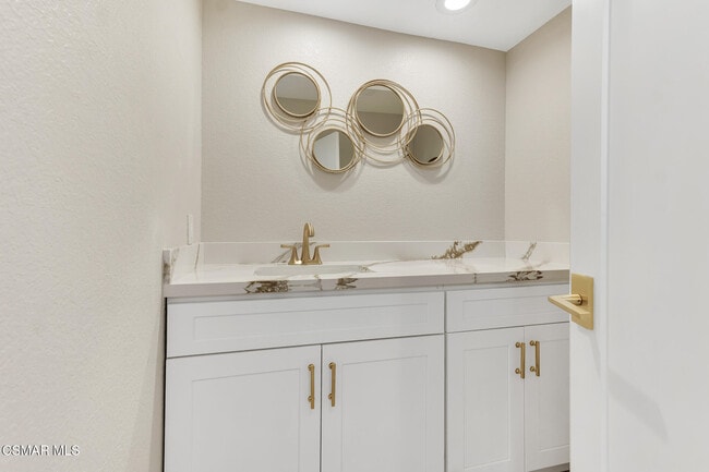 Building Photo - 24739 Vía Madera