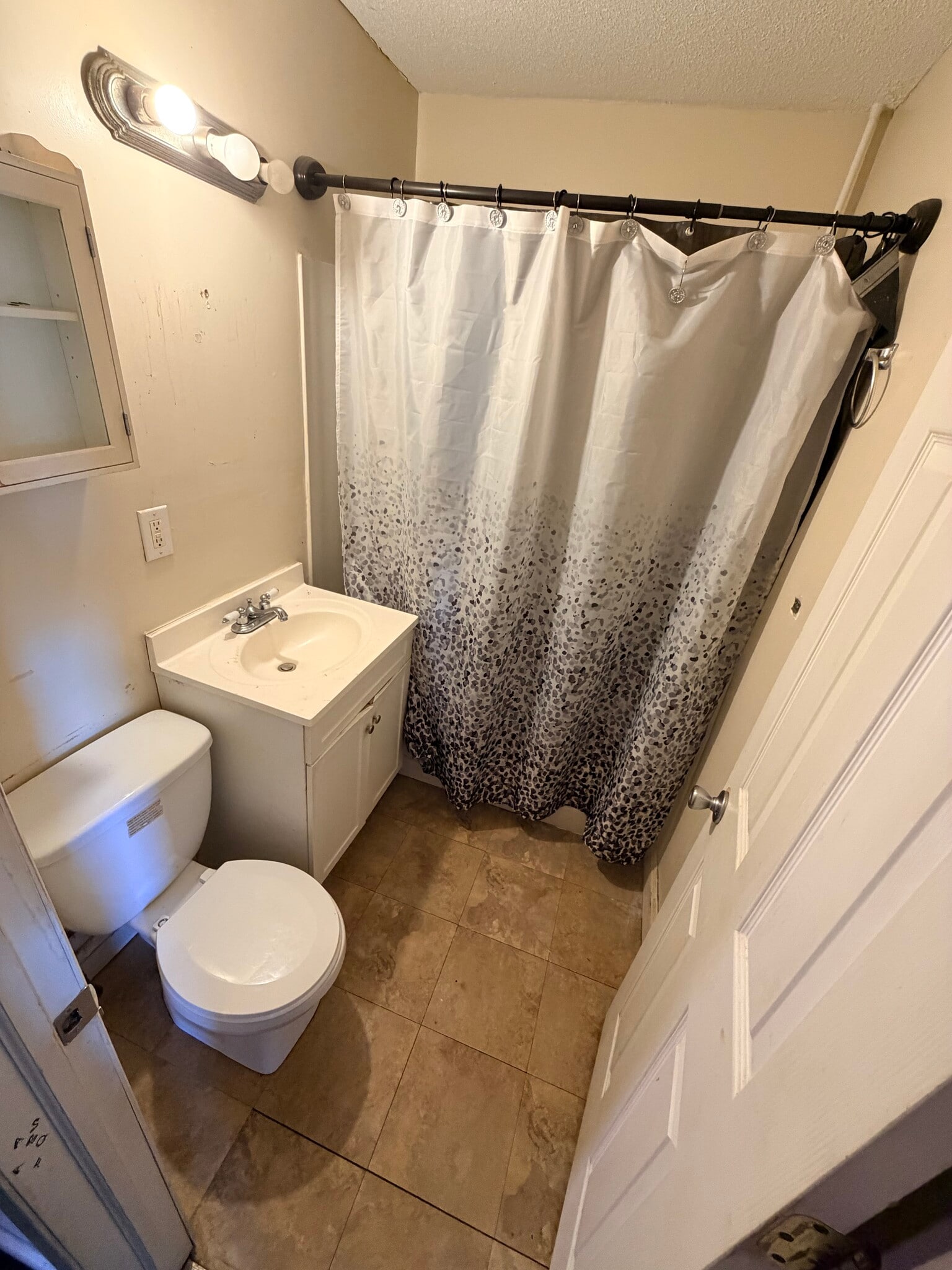 Bathroom - 51 Seyms St