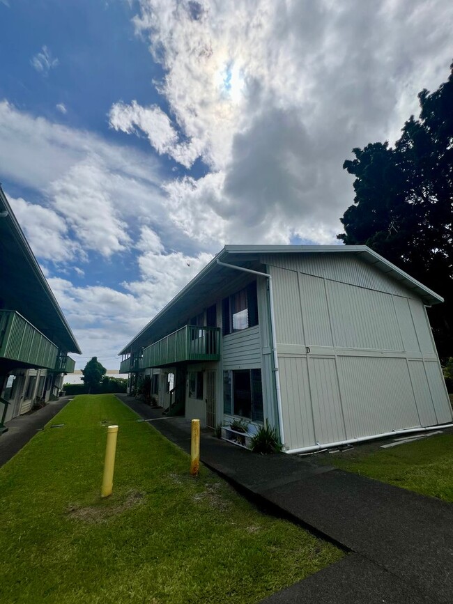 Building Photo - 2 Bedroom, 1 Bath Condo- Hilo Terrace