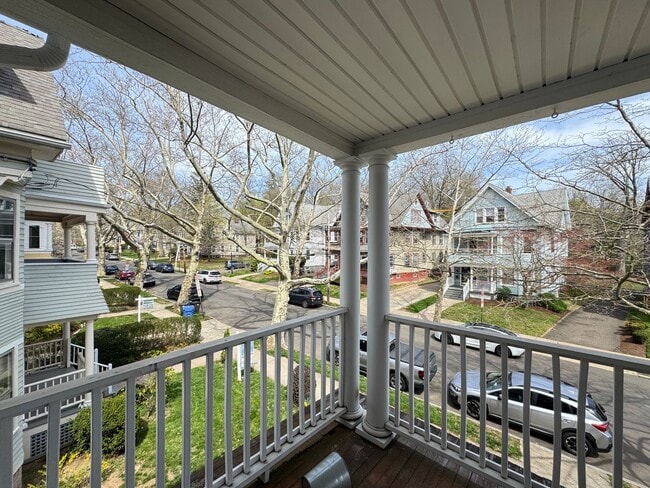 Building Photo - 126 Mansfield St