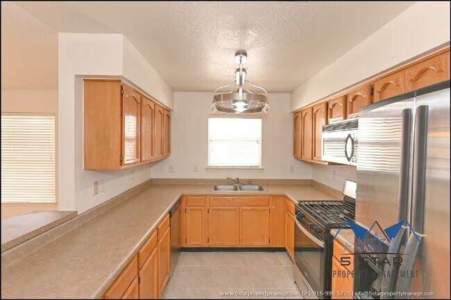 Building Photo - 648 Wind River Ave