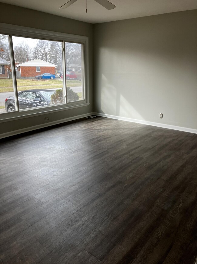 Building Photo - 3823 Manner Dale Dr