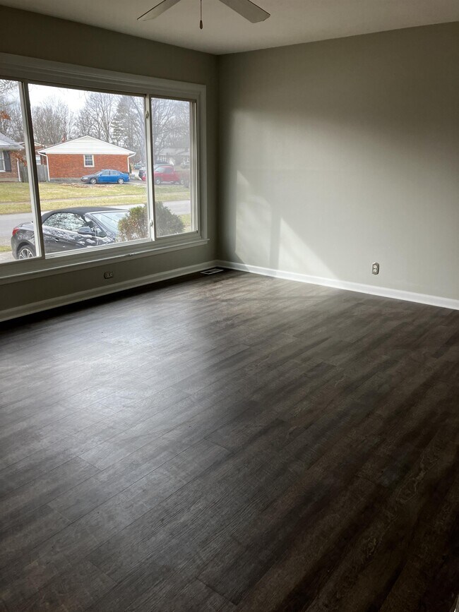 Primary Photo - 3823 Manner Dale Dr