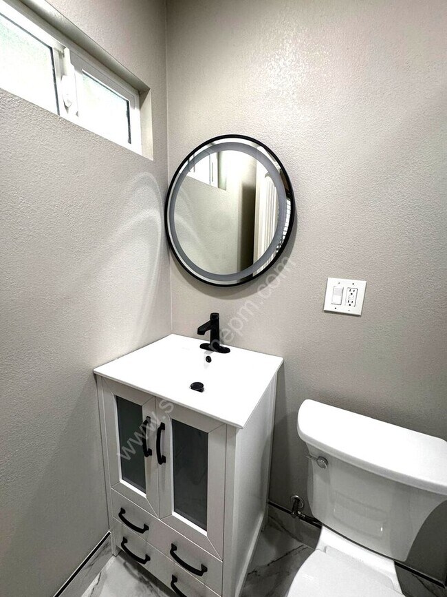 Building Photo - 1569 Carol Dr