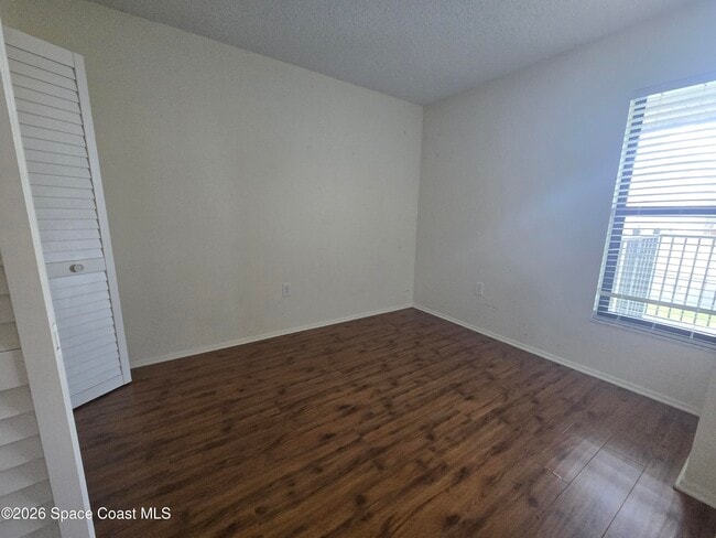 Building Photo - 515 Landings Way