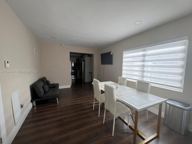 Building Photo - 945 79th Terrace