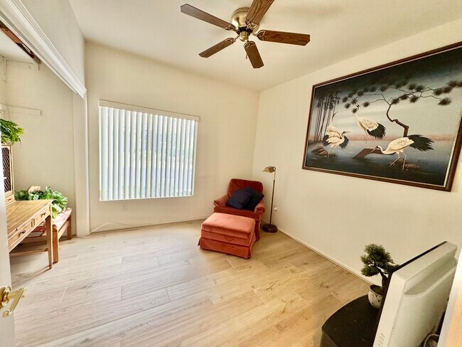 Building Photo - 38517 Fallbrook Ave