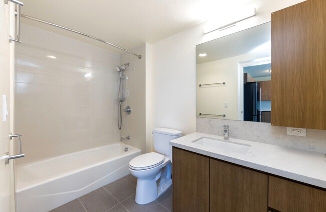 Building Photo - 2 Bed, 2 Bath Corner Unit at The Central A...