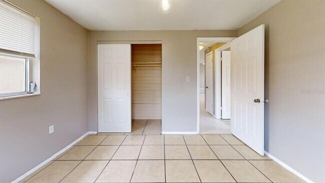 Building Photo - 3136 Huntington Rd