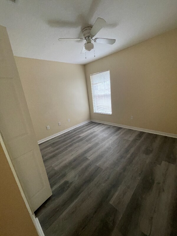 Building Photo - 2704 E 19th Ave