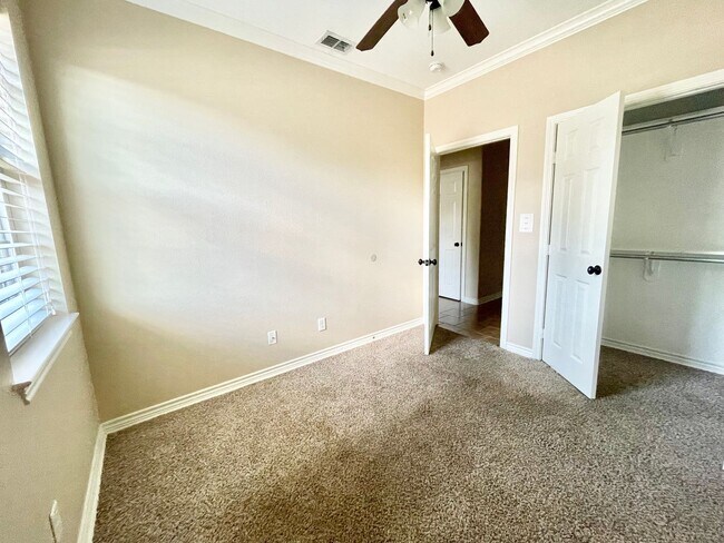 Building Photo - 104 Letha Ct