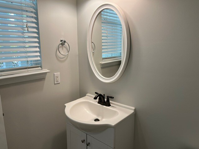 Bathroom - 25 Sugar Maple Ln