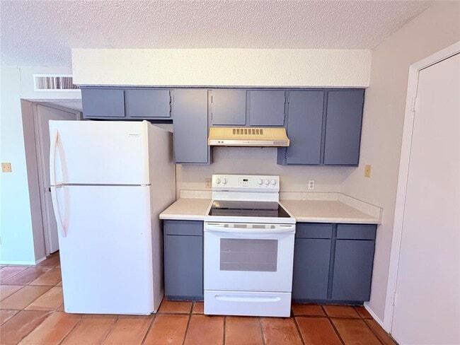 Building Photo - 9611 Blue Creek Ln