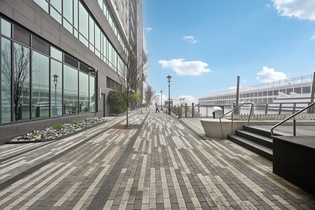 Building Photo - 150 Seaport Blvd