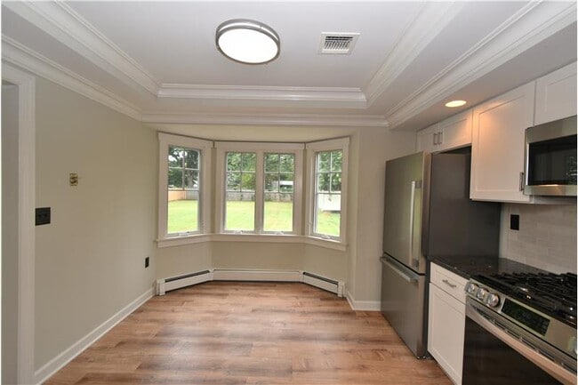 Building Photo - 324A Broad St