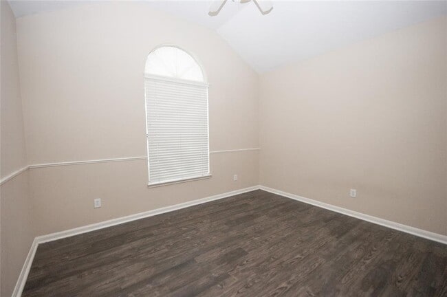 Building Photo - 3006 Breakers Point Dr