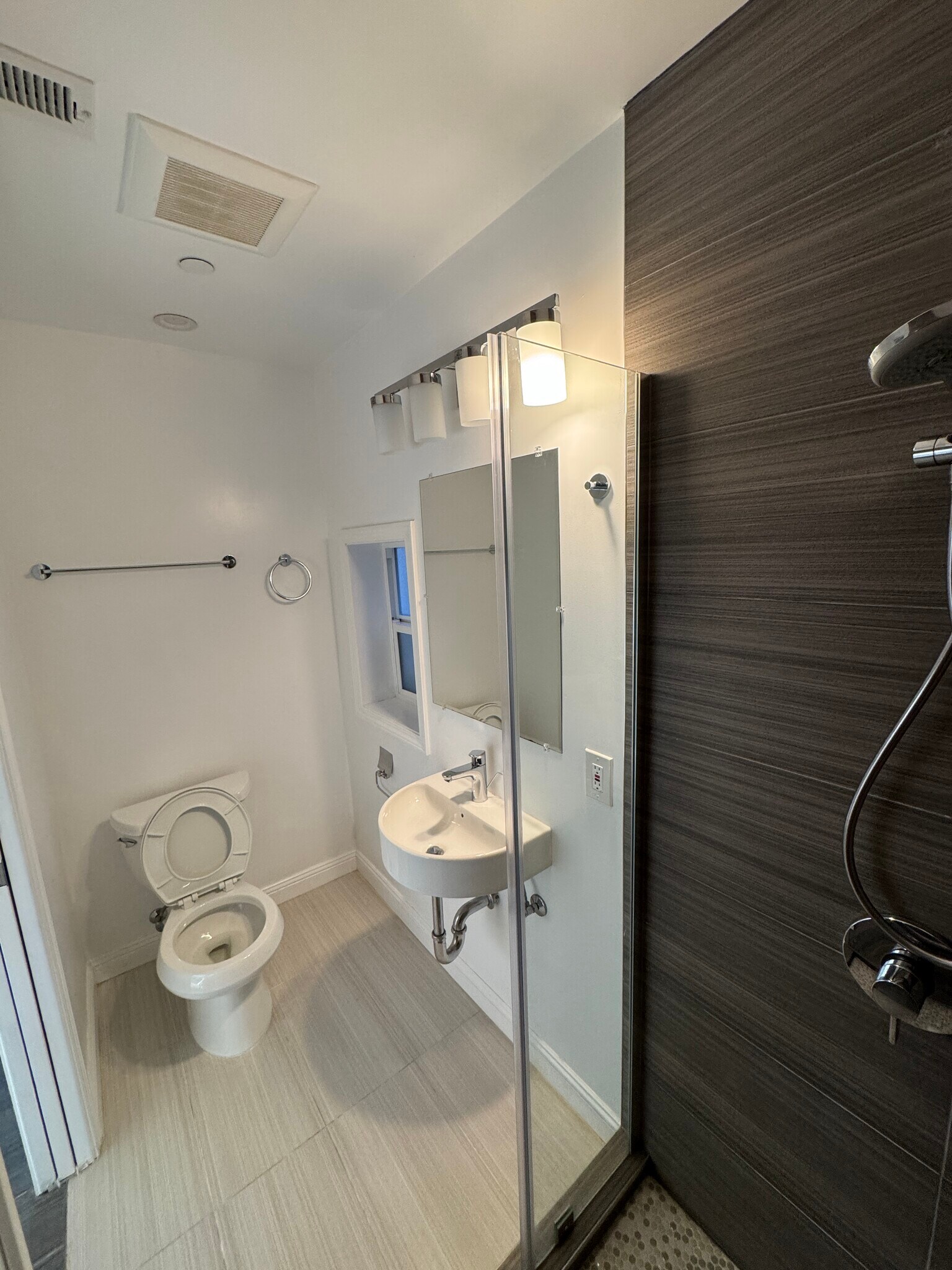 Bathroom - 1645 Hyde St