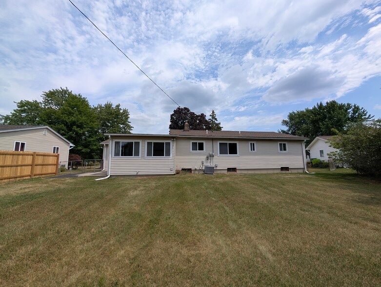 Building Photo - 168 McCatty Dr
