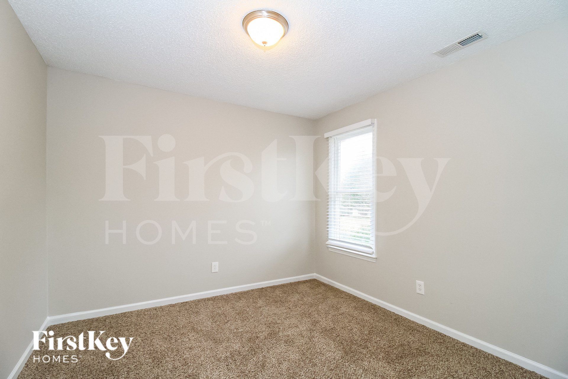 Building Photo - 3302 Sparrowhawk Dr