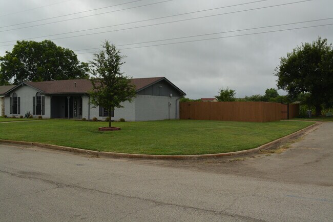 Building Photo - 3100 Valley Forge Trail