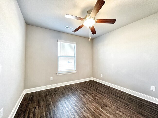 Building Photo - 1721 Charismatic Dr