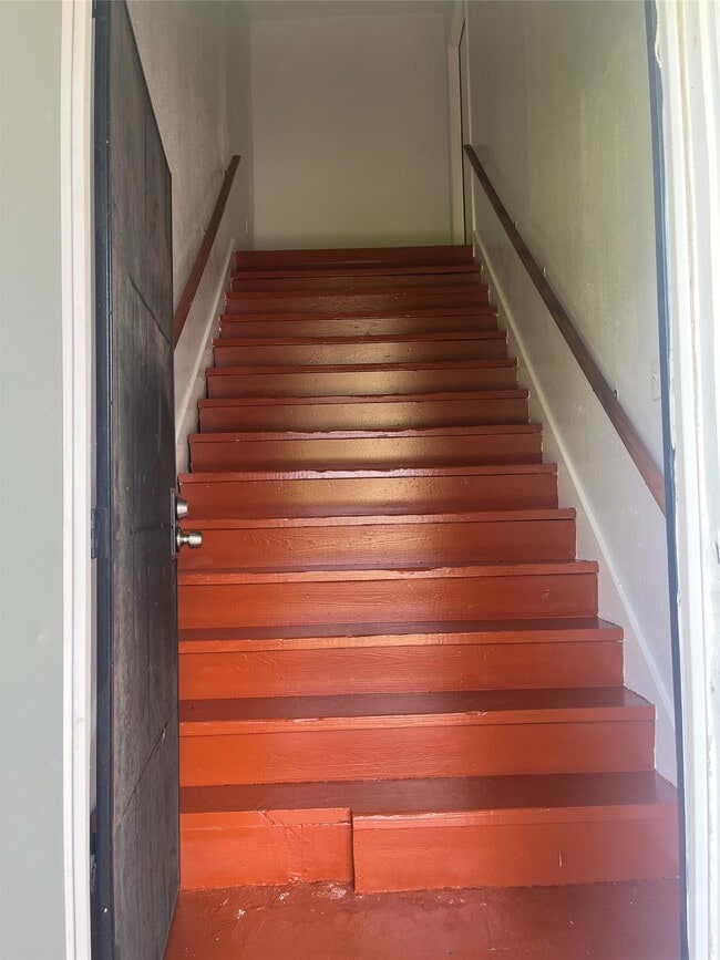 Building Photo - 5537 Bataan Rd