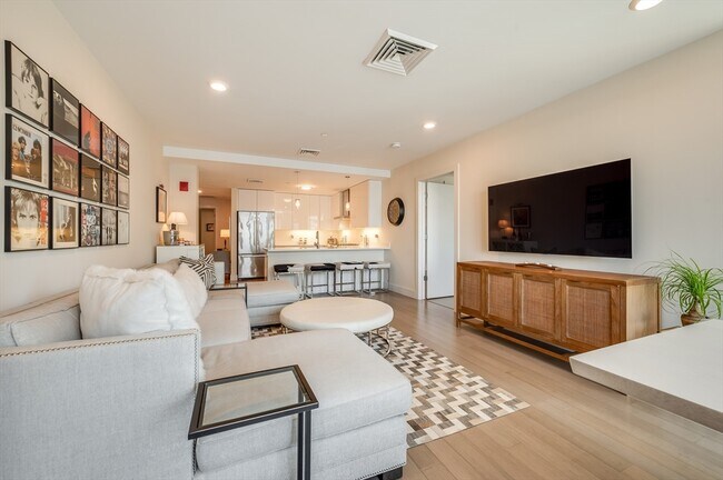 Building Photo - 121 Portland St