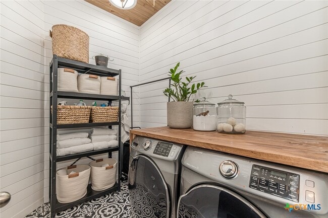 Building Photo - 2745 Ridge Forest Dr