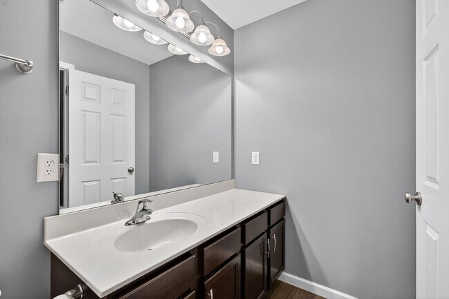 Building Photo - Charming 4-Bedroom Home in Springhurst Com...