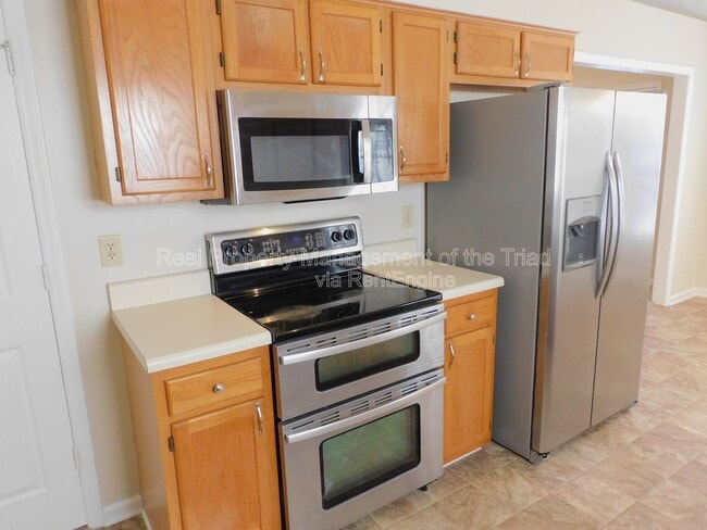 Building Photo - 600 Pecan Ridge Cir