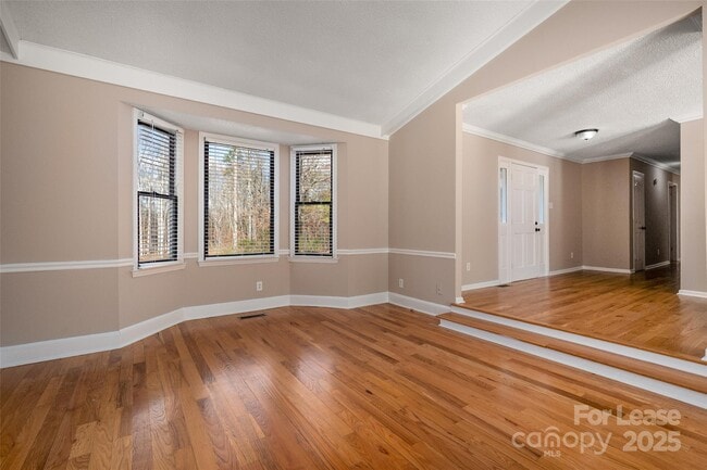 Building Photo - 4601 Linda Kay Dr