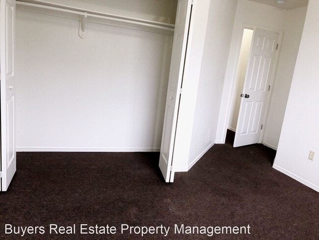 Building Photo - 1300 Balfour Dr