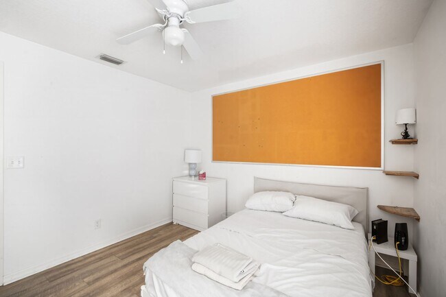 Building Photo - Fully Furnished 3BR/2BA Clearwater Home – ...